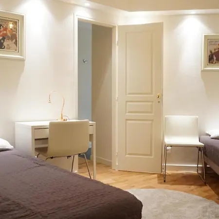 With Parisian Ambience In Elegant 16th Arrondissement Apartment