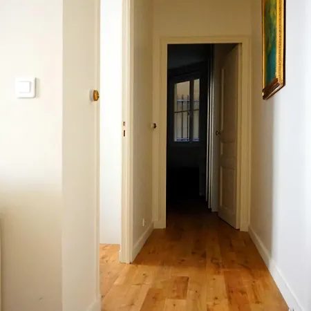 Apartment With Parisian Ambience In Elegant 16th Arrondissement Paris