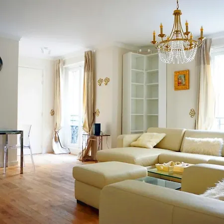 Apartment With Parisian Ambience In Elegant 16th Arrondissement *
