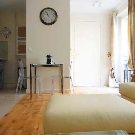With Parisian Ambience In Elegant 16th Arrondissement *