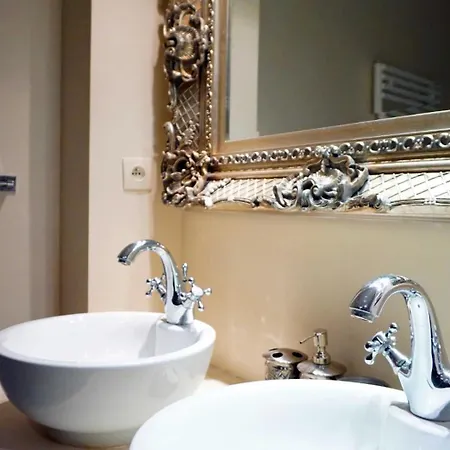 With Parisian Ambience In Elegant 16th Arrondissement Paris